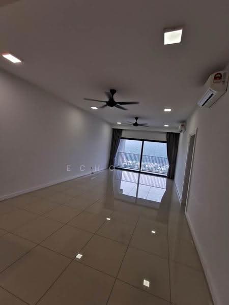 Kondominium untuk Dijual di Westside Three - Echo Ng - Living Room - PropertyGuru.com.my