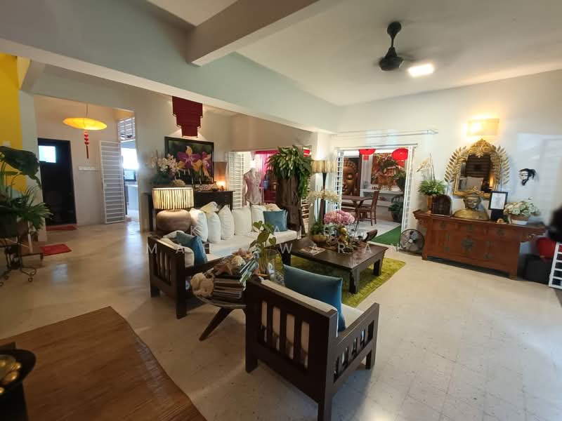Rumah Berkembar untuk Dijual di Taman Cuepacs (Cheras) - Kamales Maheswaran - Living Room - PropertyGuru.com.my