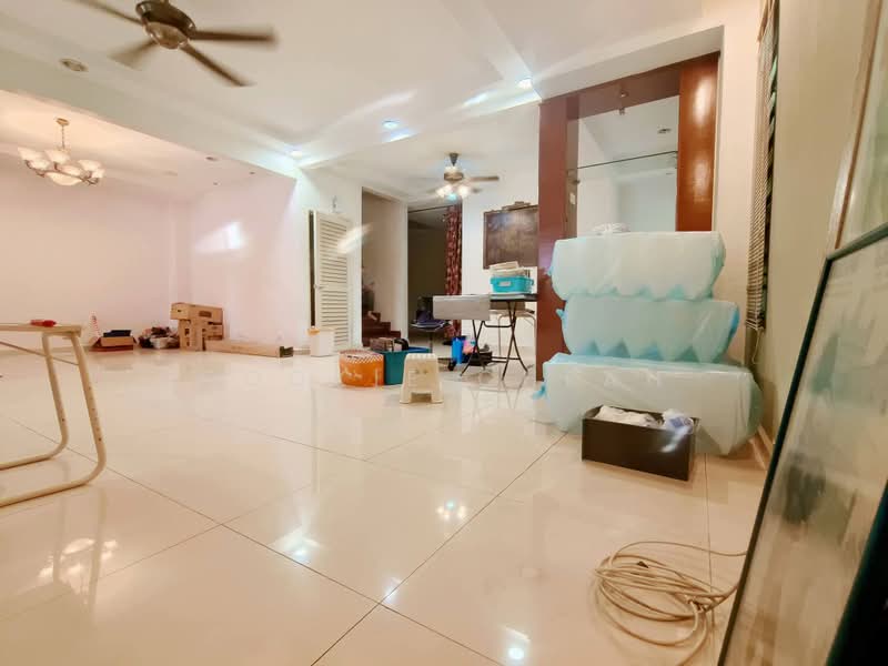 Rumah Teres 2 Tingkat untuk Dijual di Kota Kemuning (Shah Alam) - Cookie Cheah - Living Room - PropertyGuru.com.my