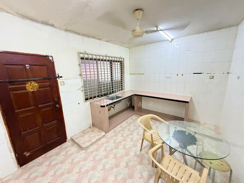 Rumah Teres 2 Tingkat untuk Disewa di Taman Damai Jaya (Skudai) - Roy Yap - Kitchen - PropertyGuru.com.my