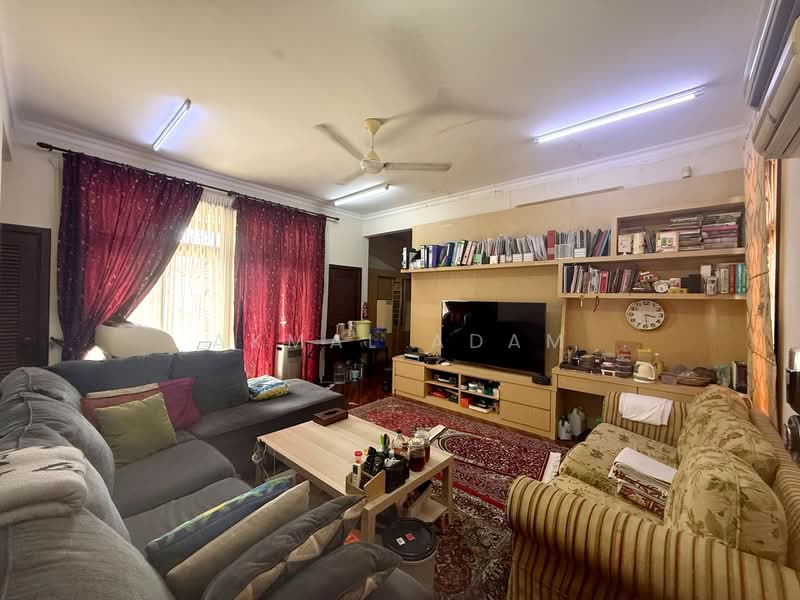 Rumah Banglo untuk Dijual di Seksyen 27 (Shah Alam) - Akmal Adam - Living Room - PropertyGuru.com.my