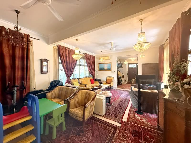 Rumah Banglo untuk Dijual di Seksyen 27 (Shah Alam) - Akmal Adam - Living Room - PropertyGuru.com.my
