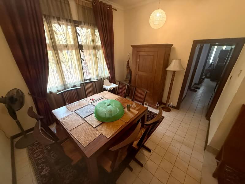 Rumah Banglo untuk Dijual di Seksyen 27 (Shah Alam) - Akmal Adam - Dining Room - PropertyGuru.com.my