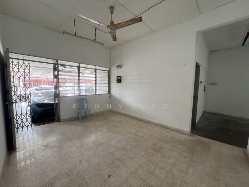 1-storey Terraced House for Sale in Jalan Ipoh (Kuala Lumpur) - Penny Ang - Living Room - PropertyGuru.com.my