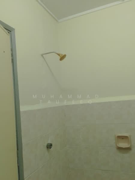Rumah Berkembar untuk Disewa di Subang Jaya (Selangor) - Muhammad Taufeeq - Bathroom - PropertyGuru.com.my
