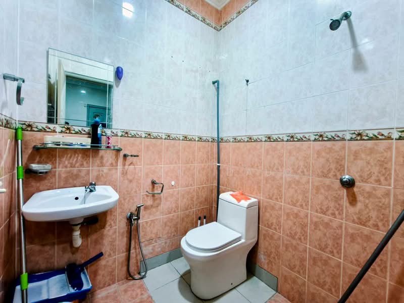 2-storey Terraced House for Rent in Prima Saujana (Kajang) - Rohani Daud - Bathroom - PropertyGuru.com.my