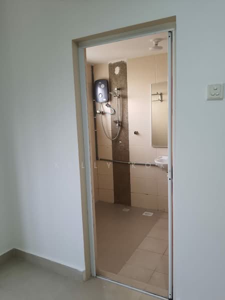 Kondominium untuk Disewa di Endah Regal Condominium - Kelly Kok - Bathroom - PropertyGuru.com.my
