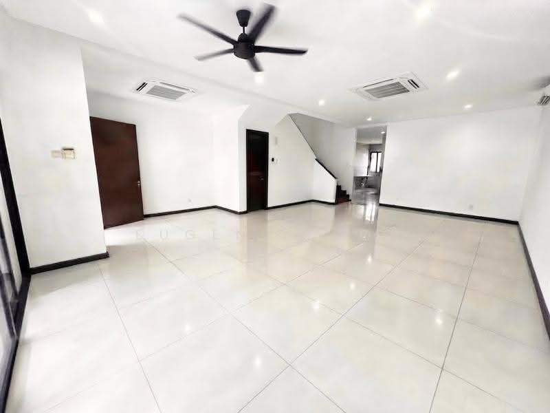 Terraced House for Sale in Bandar Kinrara Seksyen 1 (Bandar Kinrara) - Eugene Choy - Living Room - PropertyGuru.com.my