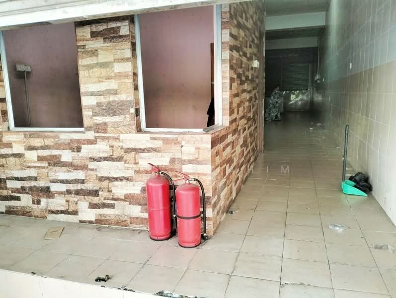 Shop / Office untuk Dijual di Taman Perkasa (Hulu Langat) - Azli Ibrahim - Exterior - PropertyGuru.com.my