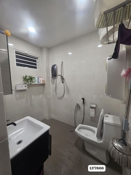 Rumah Teres 2 Tingkat untuk Dijual di Bandar Baru Klang (Klang) - Stephanie Lim - Bathroom - PropertyGuru.com.my
