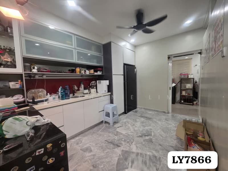 Rumah Teres 2 Tingkat untuk Dijual di Bandar Baru Klang (Klang) - Stephanie Lim - Kitchen - PropertyGuru.com.my