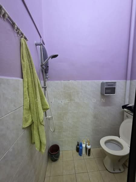1-storey Terraced House for Sale in Batu Pahat (Johor) - Tori Cheon - Bathroom - PropertyGuru.com.my