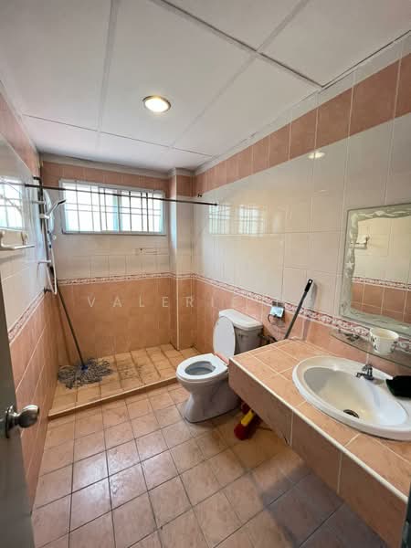 2-storey Terraced House for Sale in Taman Megah Kepong (Kepong) - Valerie Ng - Bathroom - PropertyGuru.com.my
