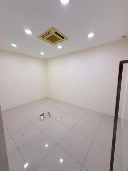 Office for Rent in Puchong (Selangor) - Joey Seow - Interior - PropertyGuru.com.my