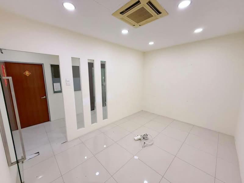 Office for Rent in Puchong (Selangor) - Joey Seow - Interior - PropertyGuru.com.my