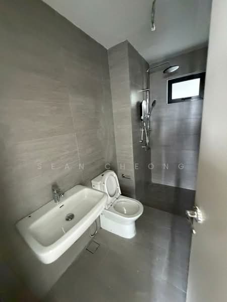 Servis Apartment untuk Dijual di Residensi Ava @ Kiara Bay - Sean Cheong - Bathroom - PropertyGuru.com.my