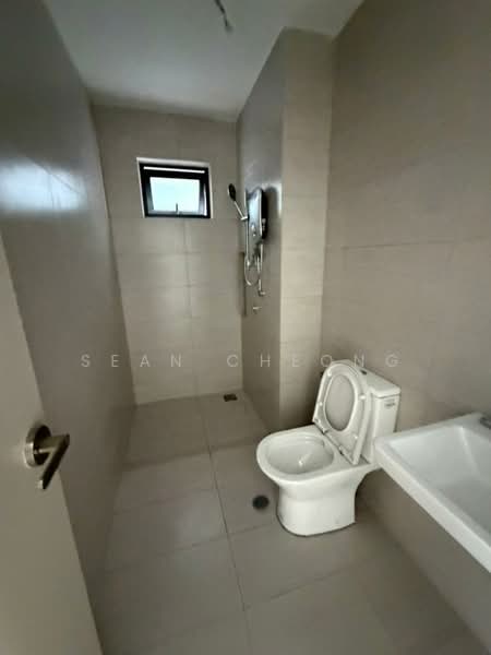 Servis Apartment untuk Dijual di Residensi Ava @ Kiara Bay - Sean Cheong - Bathroom - PropertyGuru.com.my