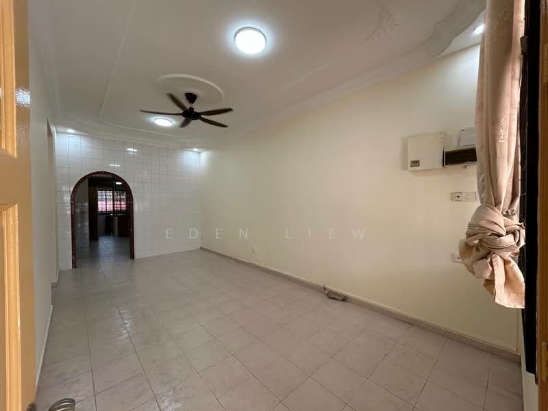 1-storey Terraced House for Rent in Johor Bahru (Johor) - Eden Liew - Living Room - PropertyGuru.com.my
