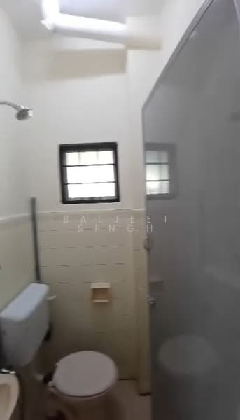 2-storey Terraced House for Sale in Taman Subang Mewah (Subang Jaya) - Baljeet Singh - Bathroom - PropertyGuru.com.my