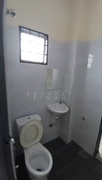 2-storey Terraced House for Sale in Taman Subang Mewah (Subang Jaya) - Baljeet Singh - Bathroom - PropertyGuru.com.my