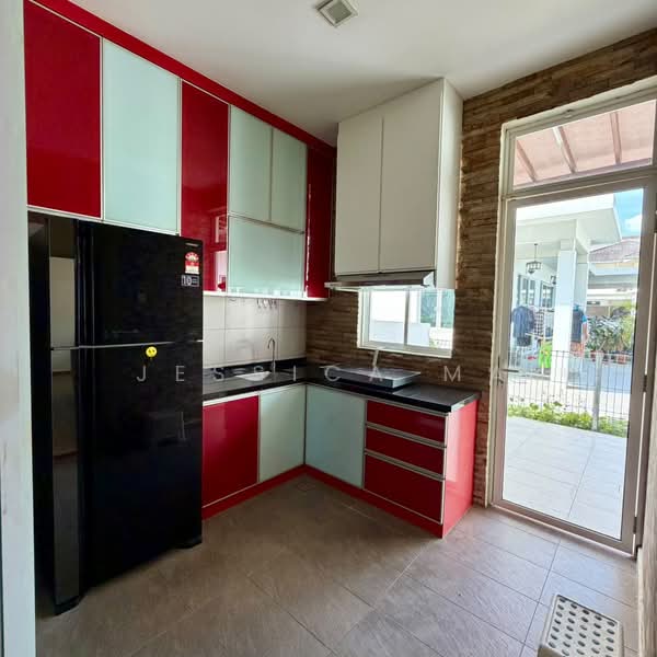 Semi-Detached House for Rent in Senibong (Permas Jaya) - Jessica Ma - Kitchen - PropertyGuru.com.my