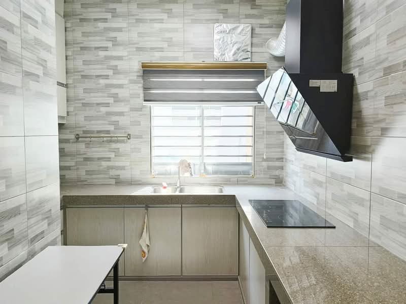 Rumah Teres 2 Tingkat untuk Dijual di Taman Lestari Putra (Seri Kembangan) - Kean Phang - Kitchen - PropertyGuru.com.my