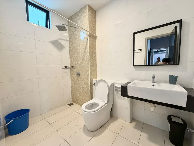 Servis Apartment untuk Disewa di D'Summit Residences - Jessica Ma - Bathroom - PropertyGuru.com.my