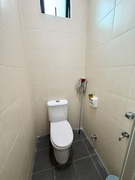 Servis Apartment untuk Disewa di D'Summit Residences - Jessica Ma - Bathroom - PropertyGuru.com.my