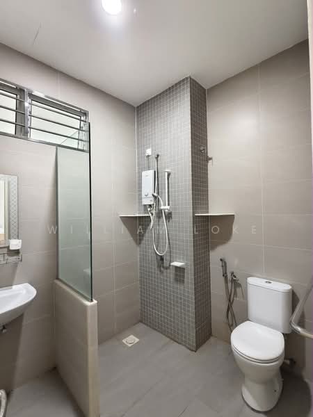 Semi-Detached House for Rent in Senibong Villas (Masai) - William Loke - Bathroom - PropertyGuru.com.my