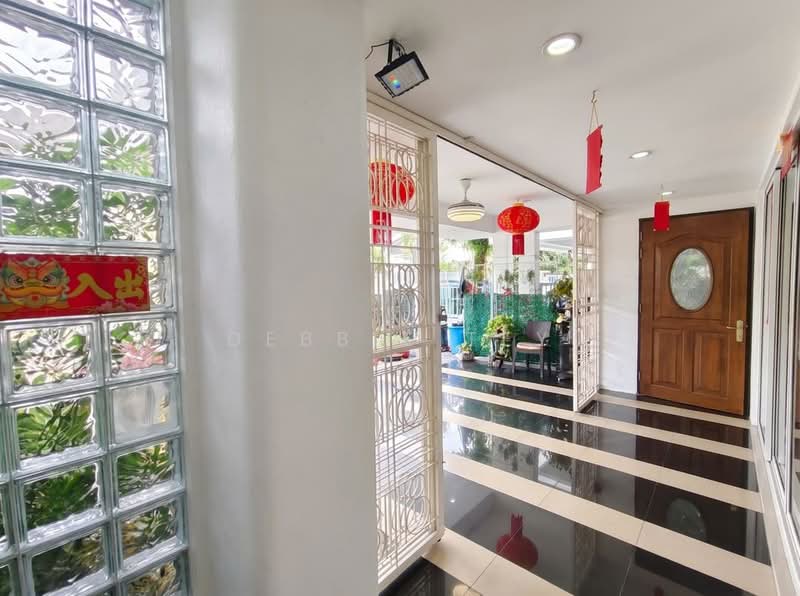 Rumah Teres untuk Dijual di Temasya Glenmarie (Glenmarie) - Debbie Tey - Entrance - PropertyGuru.com.my