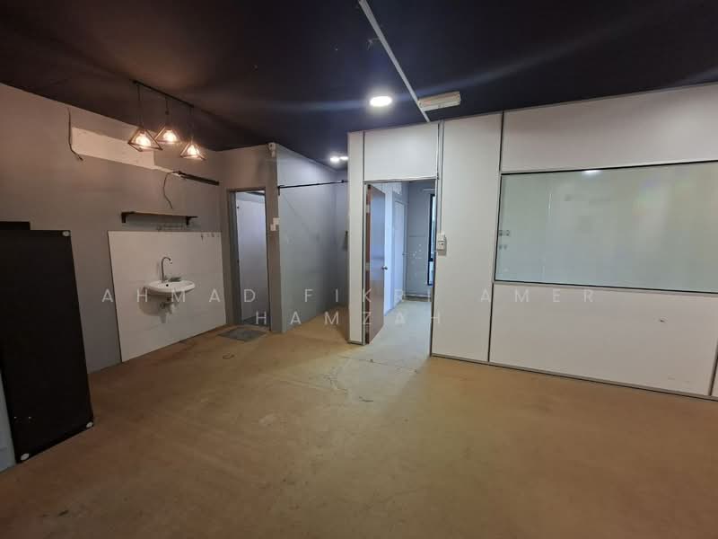 Office for Sale in Cyberjaya (Selangor) - Ahmad Fikri Amer Hamzah - Interior - PropertyGuru.com.my