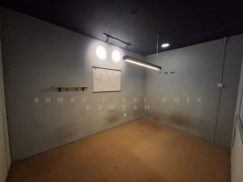 Office for Sale in Cyberjaya (Selangor) - Ahmad Fikri Amer Hamzah - Interior - PropertyGuru.com.my
