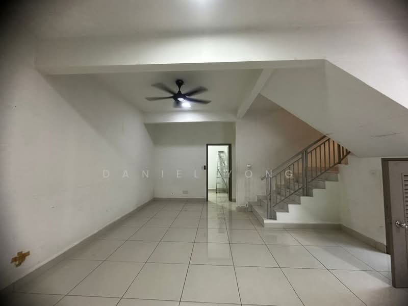 Rumah Teres 2 Tingkat untuk Dijual di Bandar Tiram (Ulu Tiram) - Daniel Yong - Living Room - PropertyGuru.com.my