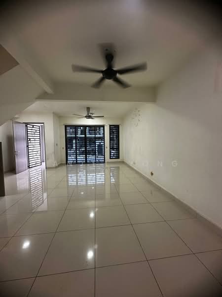 Rumah Teres 2 Tingkat untuk Dijual di Bandar Tiram (Ulu Tiram) - Daniel Yong - Living Room - PropertyGuru.com.my