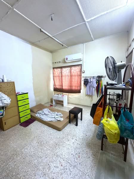 2-storey Terraced House for Sale in Taman Sentosa (Johor Bahru) - Karl Lim - Bedroom - PropertyGuru.com.my
