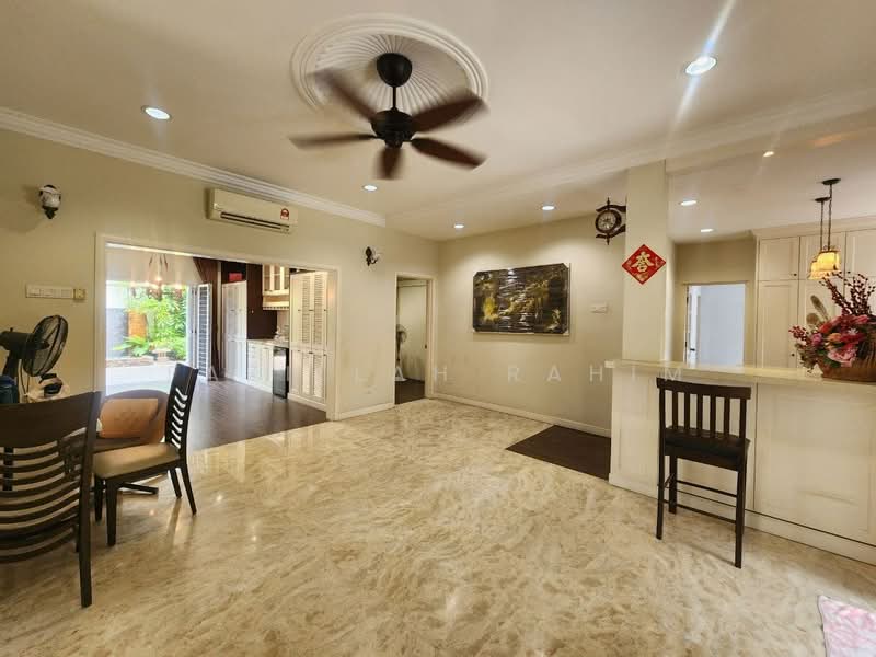 Rumah Banglo untuk Dijual di Bukit Jelutong (Shah Alam) - Fazillah Rahim - Living Room - PropertyGuru.com.my