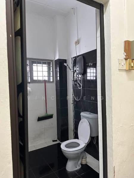 Rumah Teres 2 Tingkat untuk Disewa di Ayer Keroh (Melaka) - Vinc Pheng - Bathroom - PropertyGuru.com.my