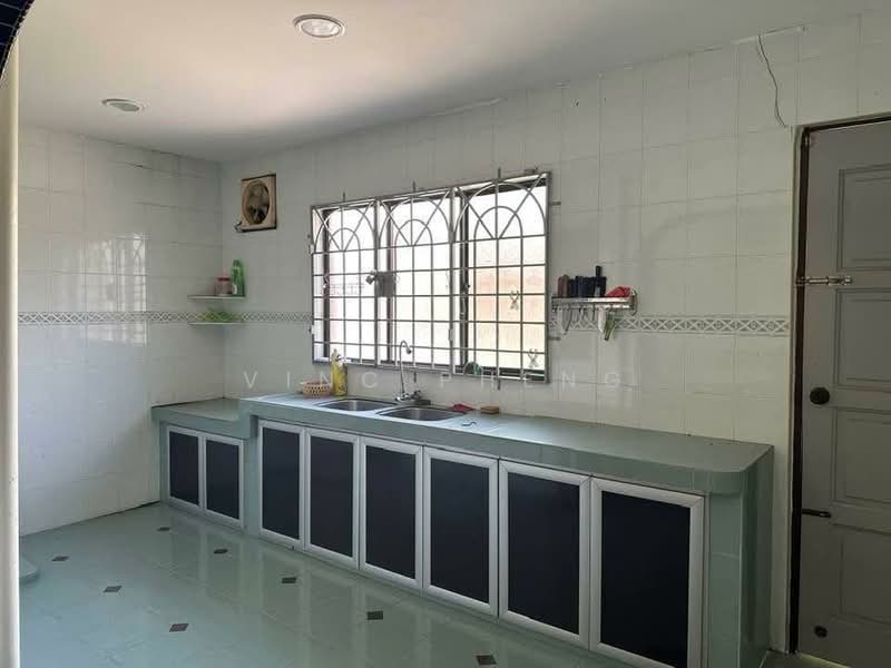 Rumah Teres 2 Tingkat untuk Disewa di Ayer Keroh (Melaka) - Vinc Pheng - Kitchen - PropertyGuru.com.my