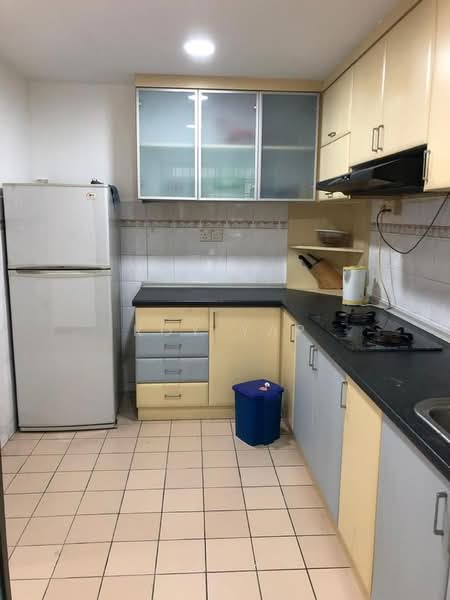 Pangsapuri untuk Dijual di Putri Ria Apartment - Roy Yap - Kitchen - PropertyGuru.com.my