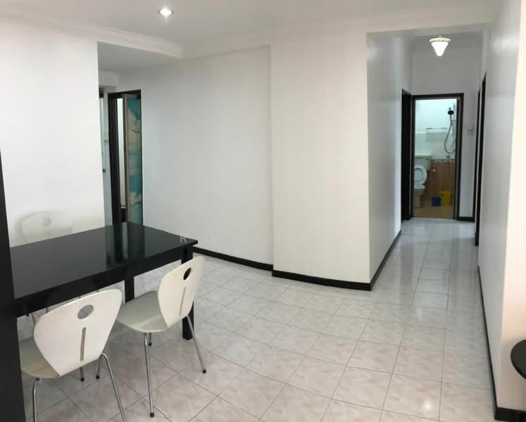 Pangsapuri untuk Dijual di Putri Ria Apartment - Roy Yap - Dining Room - PropertyGuru.com.my