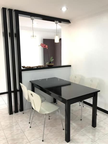 Pangsapuri untuk Dijual di Putri Ria Apartment - Roy Yap - Dining Room - PropertyGuru.com.my