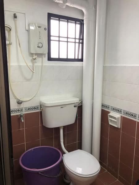 Pangsapuri untuk Dijual di Putri Ria Apartment - Roy Yap - Bathroom - PropertyGuru.com.my