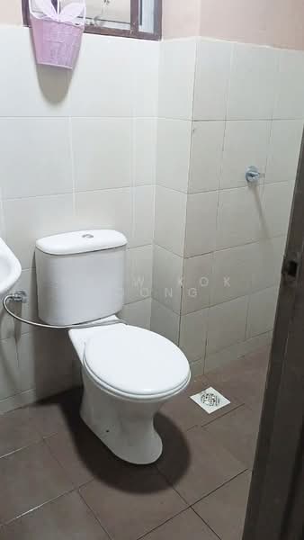 Rumah Teres untuk Disewa di Bandar Kinrara (Selangor) - Chow Kok Toong - Bathroom - PropertyGuru.com.my
