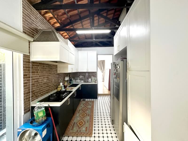Rumah Banglo untuk Dijual di Seksyen 11 (Kota Damansara) - Vincent Liaw - Kitchen - PropertyGuru.com.my