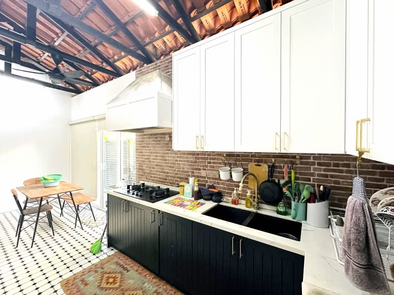 Rumah Banglo untuk Dijual di Seksyen 11 (Kota Damansara) - Vincent Liaw - Kitchen - PropertyGuru.com.my