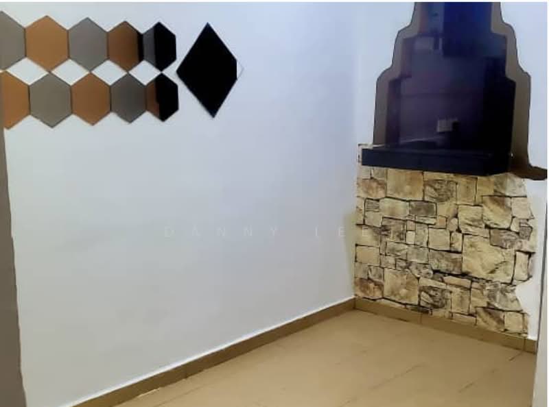 Rumah Teres 2 Tingkat untuk Dijual di Taman Lestari Putra (Seri Kembangan) - Danny Lee - PropertyGuru.com.my