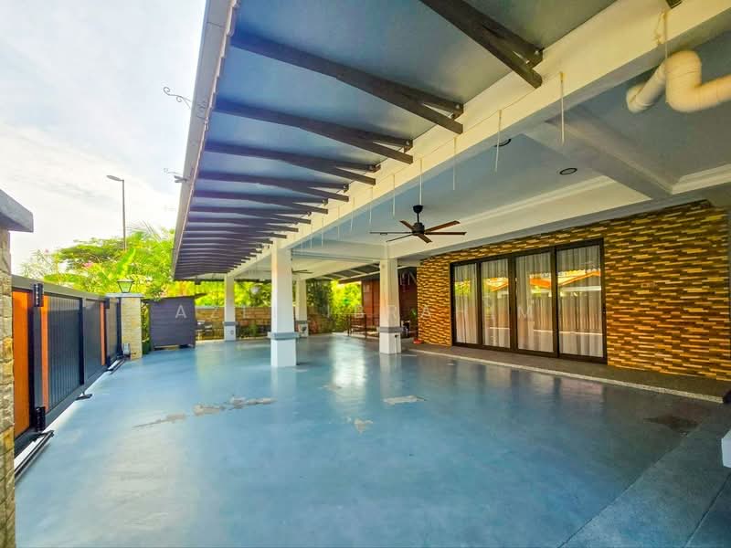 2-storey Terraced House for Sale in Seksyen 35 (Shah Alam) - Azli Ibrahim - Exterior - PropertyGuru.com.my