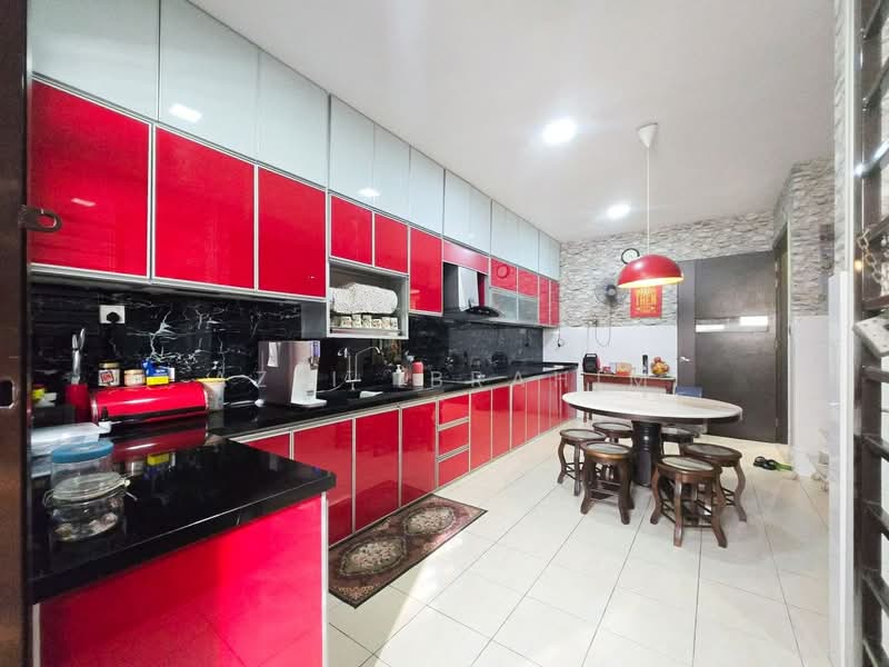 2-storey Terraced House for Sale in Seksyen 35 (Shah Alam) - Azli Ibrahim - Kitchen - PropertyGuru.com.my