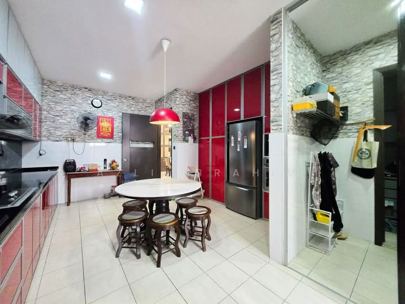 2-storey Terraced House for Sale in Seksyen 35 (Shah Alam) - Azli Ibrahim - Kitchen - PropertyGuru.com.my