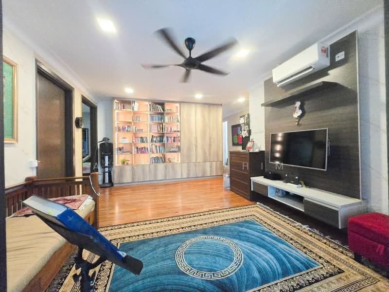 2-storey Terraced House for Sale in Seksyen 35 (Shah Alam) - Azli Ibrahim - Living Room - PropertyGuru.com.my